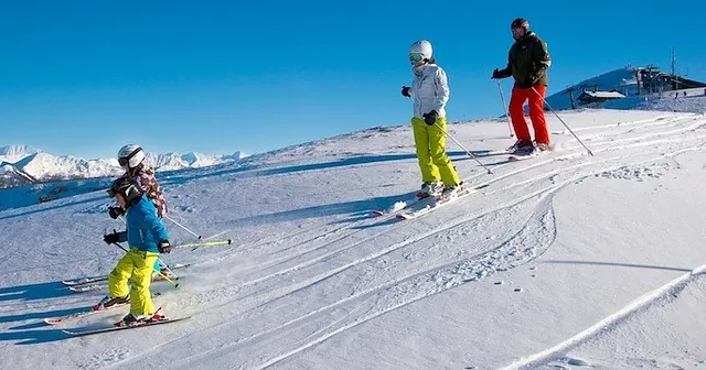 Familie Skifahren